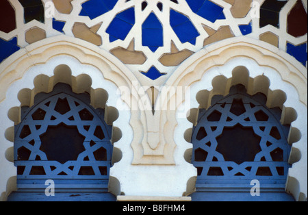 Ou mauresque Mauresque Arches & Oriental de la 'Villa Tunisienne' (1884), Hyères, Côte d'Azur, France Banque D'Images