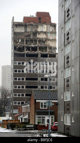 Démolition de 1960 tour bloc d'appartements dans le centre-ville de Highgate, Birmingham. Banque D'Images