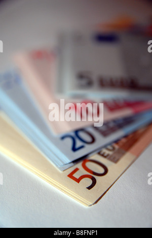 Une pile de billets de banque / argent / devises / cash Banque D'Images