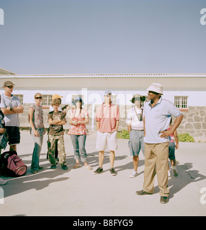 Guide de l'ancien prisonnier Nelson Mandela à Robben Island prison museum de Cape Town en Afrique du Sud en Afrique subsaharienne. billet d'histoire de l'apartheid Banque D'Images