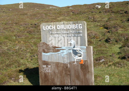 Signer dans le Loch Druidibeg Nature Reserve South Uist Hébrides extérieures en Écosse Juin 2007 Banque D'Images