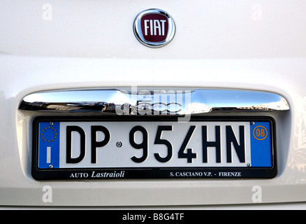 Plaque d'Italien sur Fiat 500 voiture Banque D'Images