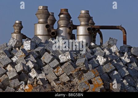 L'aluminium, qui a été recyclé en cubes dans un centre de recyclage, Cologne, Allemagne. Banque D'Images