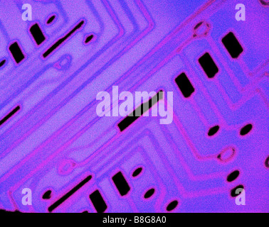 Close up of circuit board en rose et mauve. Banque D'Images