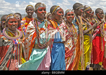 (Maasai women singing Masai), Masai Mara, Kenya Banque D'Images