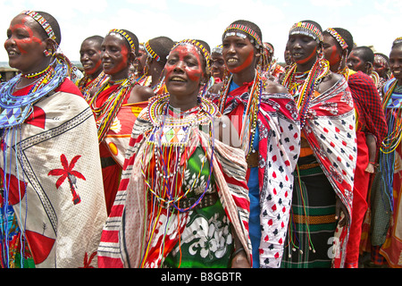 (Maasai women singing Masai), Masai Mara, Kenya Banque D'Images