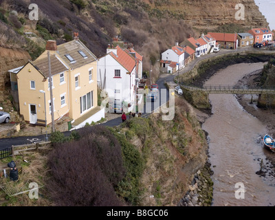 Le hameau de Cowbar voyage Roxby Beck dans Yorkshire du Nord Staithes Banque D'Images