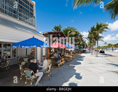 Bubba Gump Shrimp Restaurant sur Fort Lauderdale Beach Boulevard, Fort Lauderdale Beach, Gold Coast, Florida, USA Banque D'Images