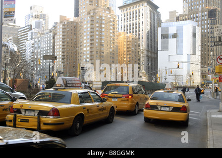 Le Musée d'Arts et Design droit est vu dans Columbus Circle Banque D'Images