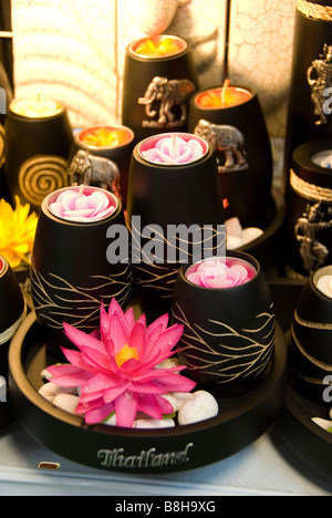 Bougies fleurs en vente sur le marché, Bangkok, Thaïlande Banque D'Images