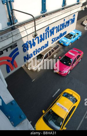 Passerelle pour piétons de la station National Stadium. Banque D'Images