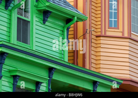 Peintes de couleurs vives des maisons traditionnelles à Lunenburg, Nova Scotia Canada Banque D'Images