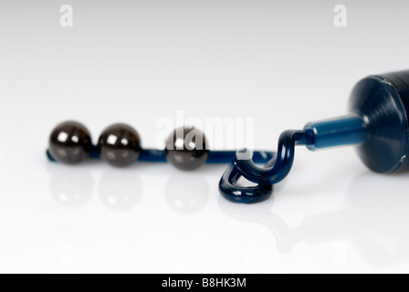 Stock photo d'une rangée de roulements à billes en céramique location et de la graisse à roulement Banque D'Images