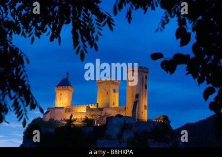 Château de Foix Château de Foix au crépuscule Pays Cathare Ariège Midi Pyrénées France Banque D'Images