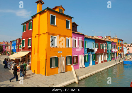 Maisons colorées de Burano, Venise Italie - Fondamenta Cavanela Banque D'Images