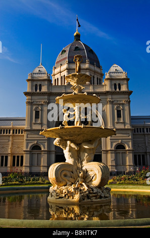 Sculptures de Melbourne / Exposition Fontaine est situé dans le Royal Exhibition Building s gardens.Melbourne Victoria en Australie. Banque D'Images