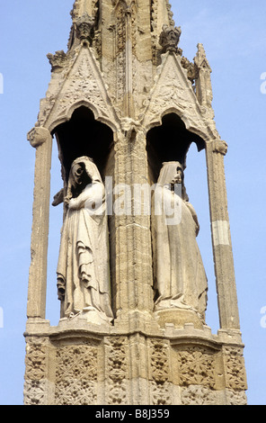 Geddington Northamptonshire Eleanor Cross England UK statue à la Reine Eleanor, épouse du roi Edouard 1er monument médiéval en pierre Banque D'Images