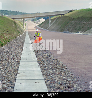 Section remplie de Channel Tunnel Rail Link avec un drainage et des ponts installés avant la pose des voies à grande vitesse Banque D'Images