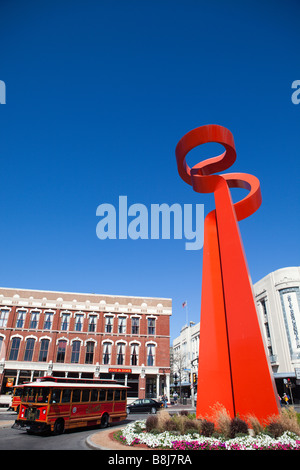 Flambeau de l'amitié près de sculpture la Riverwalk et Riverside Mall dans le centre-ville de San Antonio, Texas, USA Banque D'Images