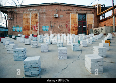 L'art moderne en plein air à la pièce d'installation en usine 798 Art District Dashanzi à Pékin 2009 Banque D'Images