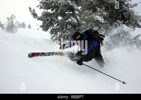 Alors que les descentes de ski de s'écraser sur le mont Hood dans l'Oregon aux États-Unis Banque D'Images