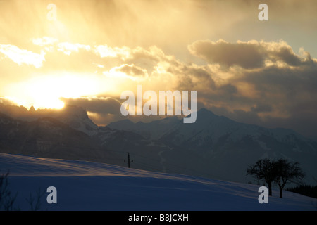 Coucher de soleil sur les montagnes de Nassfeld, Autriche Banque D'Images