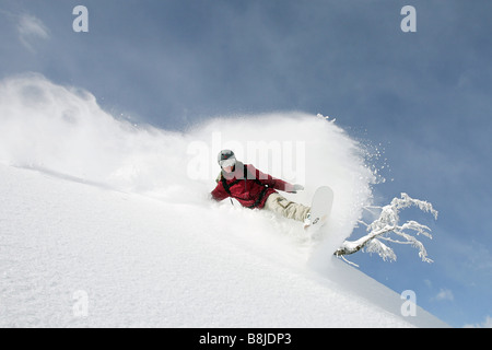 Snowboarder Anne-Fleur Eiff descentes de Nassfeld, Autriche Banque D'Images