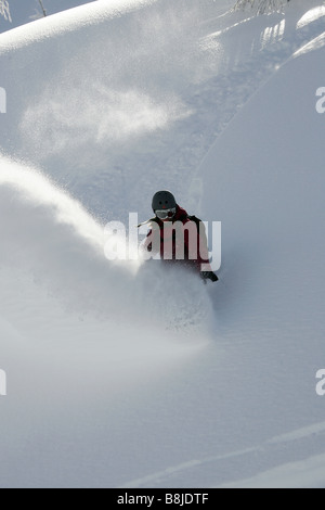 Snowboarder Anne-Fleur Eiff descentes de Nassfeld, Autriche Banque D'Images