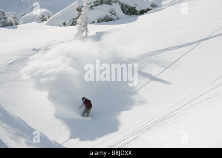 Snowboarder Anne-Fleur Eiff descentes de Nassfeld, Autriche Banque D'Images