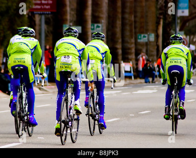 SACRAMENTO CA 14 février 2009 Liquidgas italien pro cycling team la préparation pour les essais de temps à Amgen Tour de Californie Banque D'Images