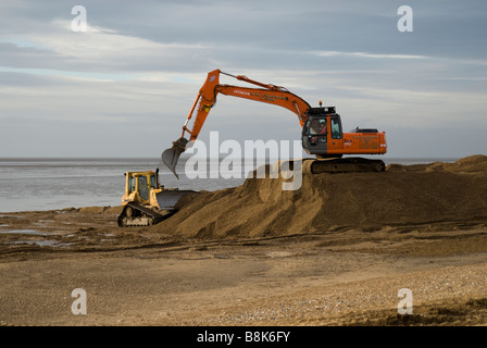 Annuel des bulldozers grande poussée de remettre en forme les plages Banque D'Images