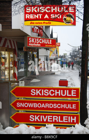 Publicité Les tableaux d'école de ski Mayrhofen Autriche Tyrol Banque D'Images