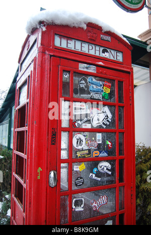 La phonebox en dehors de Scotland Yard pub à Mayrhofen Autriche Banque D'Images