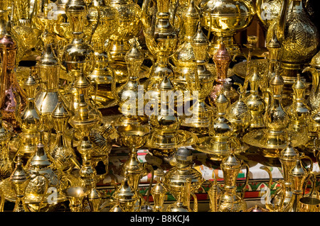 Pots à café arabe bazaar Banque D'Images