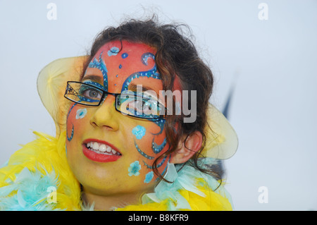 Close up of young woman in fancy dress au défilé annuel à Maastricht Pays Bas Europe Banque D'Images