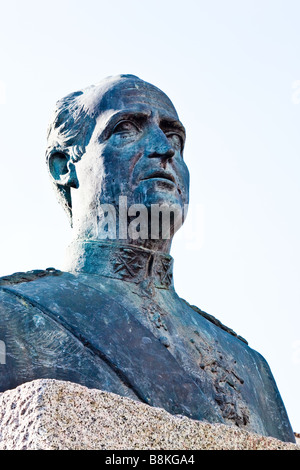 La province de Malaga Marbella Costa del Sol Espagne buste en bronze du Roi Juan Carlos I d'Espagne sur la Plaza de los Naranjos Banque D'Images