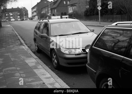 SAAB 9-5 stationné à Helsingborg, Suède. Photo prise lors de leur grosse crise en février 2009. Pour un usage éditorial uniquement. Banque D'Images