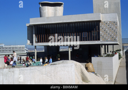 Le Corbusier Unité d'habitation, Marseille, l'école maternelle sur le toit-terrasse. Banque D'Images