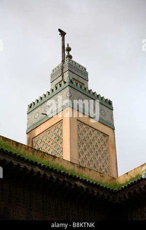 Minaret de Inania Medersa, Fes, Maroc Banque D'Images