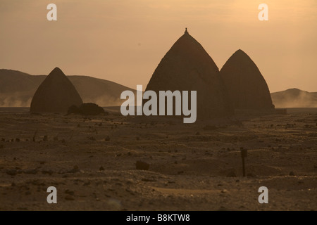 Tombes mystique soufi appelé gubba près de Old Dongola, Nubie, Soudan Banque D'Images