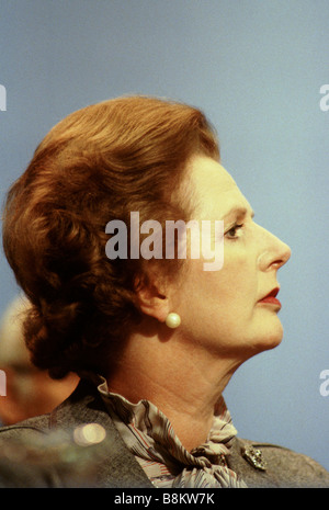 Margaret Thatcher, chef du parti conservateur, sur la plate-forme à la conférence du parti conservateur de 1982, Brighton, UK Banque D'Images