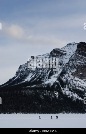 La glace d'un lac Louise dans le parc national de Banff, Alberta, Canada. Banque D'Images