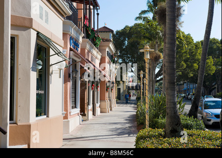 Boutiques sur la 5e Avenue, dans le centre-ville de Naples, la Côte du Golfe, Florida, USA Banque D'Images