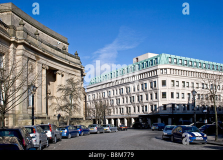 Le Mans Crescent, centre ville, Bolton, Royaume-Uni. Bolton Magistrates Court - Sur la gauche. Banque D'Images