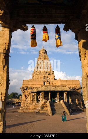 Tamil Nadu Inde Thanjavur temple entrée par Brihasdishwara portique musiciens Banque D'Images