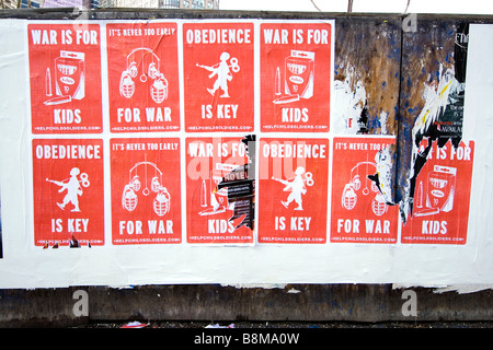 Aider les enfants soldats affiches dans Toronto Canada Banque D'Images