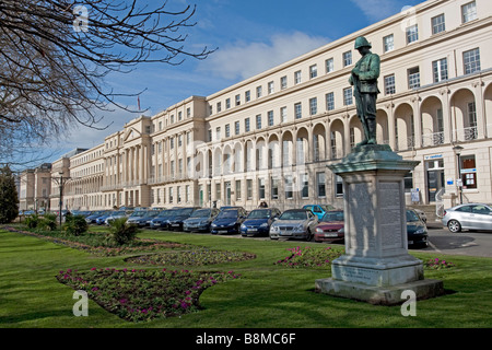 Mémorial de la guerre d'Afrique du Sud à l'extérieur des bâtiments de l'Arrondissement Regency Cheltenham UK Bureaux municipaux Banque D'Images