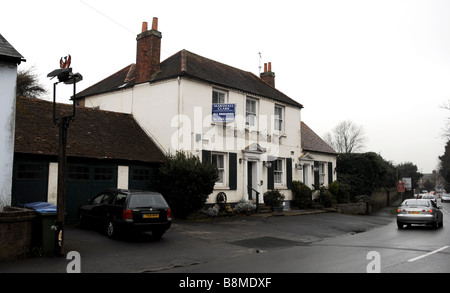 Le fermé et vide de l'épaule de mouton et de concombres pub à Yapton dans West Sussex sur une journée l'hiver Banque D'Images