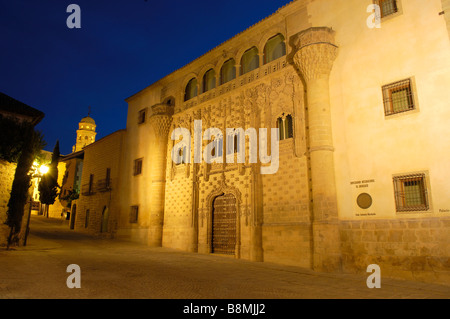 Palais Jabalquinto 16e siècle au crépuscule Baeza Jaén province Andalousie Espagne Banque D'Images