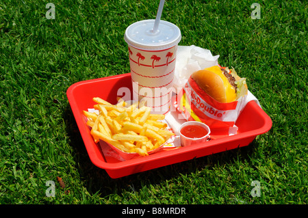 Burger In-N-Out de renommée mondiale à côté de l'aéroport international de Los Angeles (LAX), Winchester CA Banque D'Images
